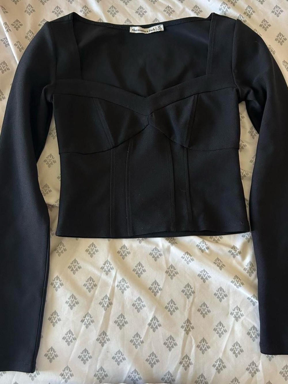 Abercrombie & Fitch Black Long-Sleeve Structured Cropped Top